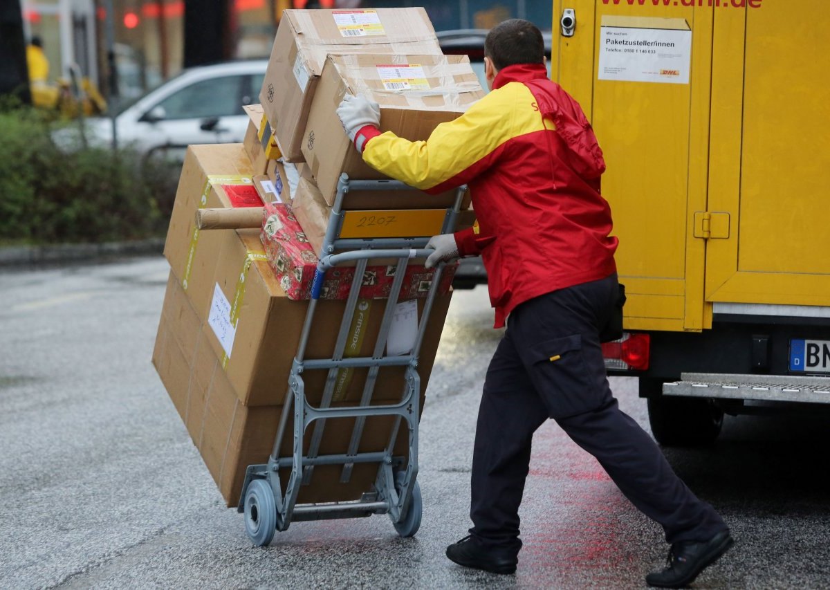 dhl paketbote.jpg