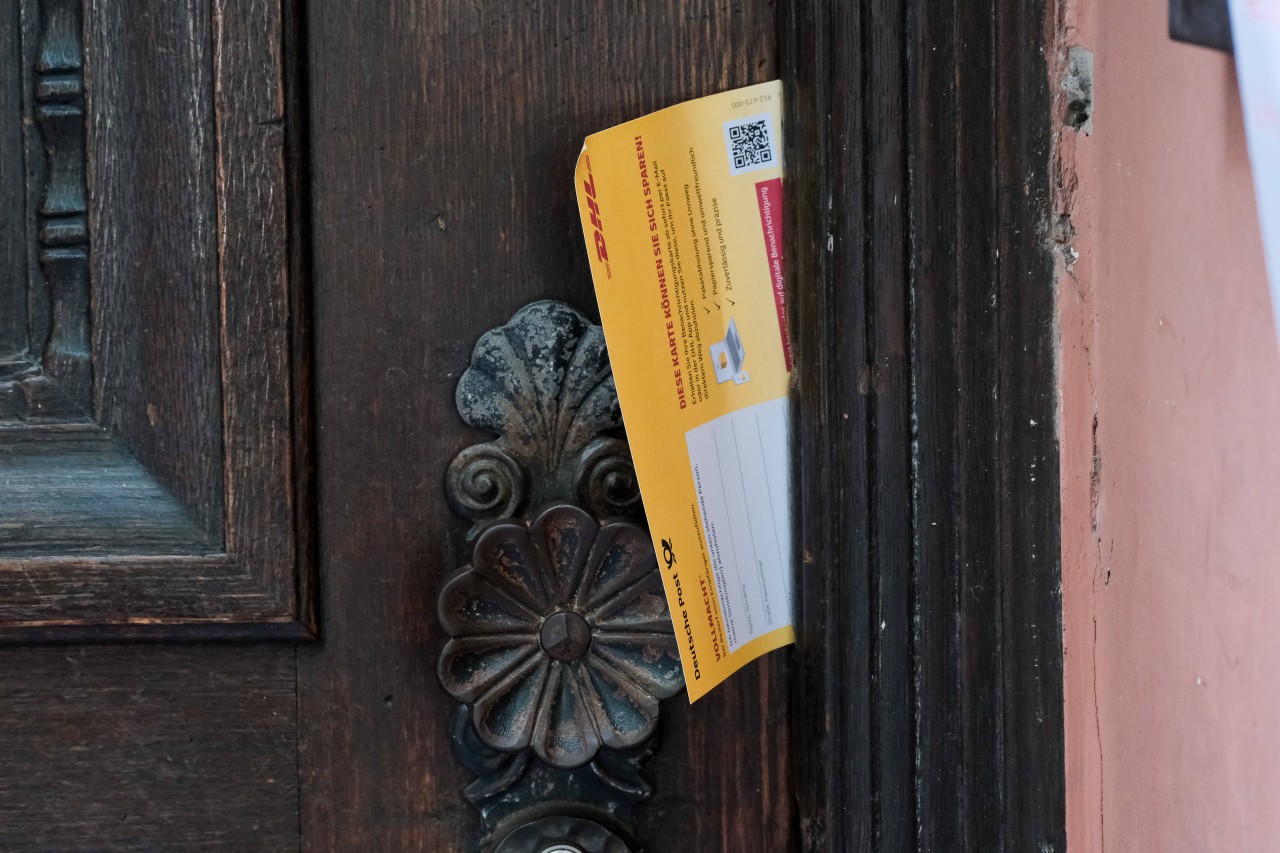 DHL: Nachdem ein Kunde den Paketboten verpasst hat, kann er nicht glauben, was auf dem Benachrichtigungszettel steht. (Symbolfoto)