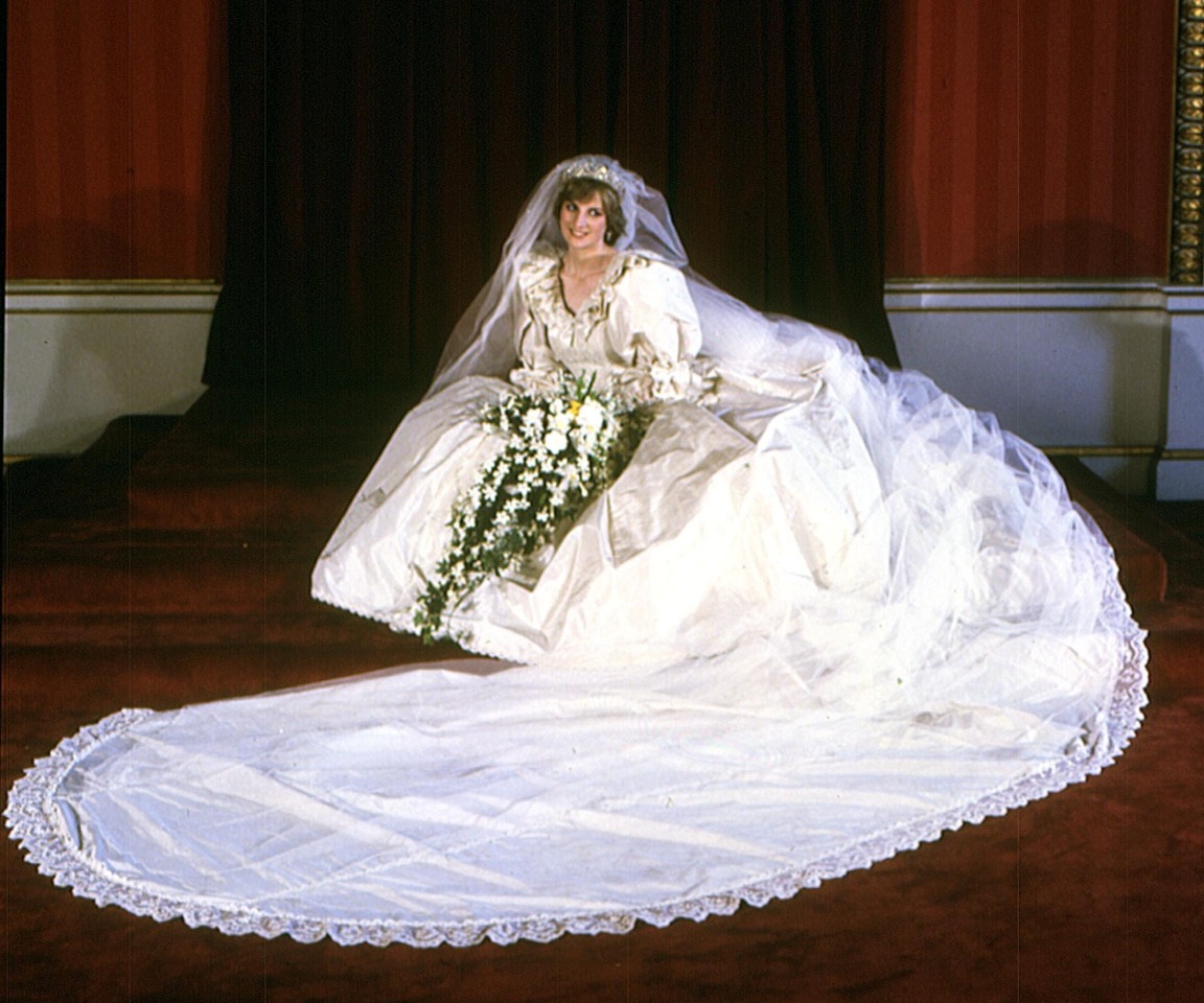 An Prinzessin Dianas Brautkleid können sich die Zuschauer der Royals-Hochzeit noch ganz genau erinnern.