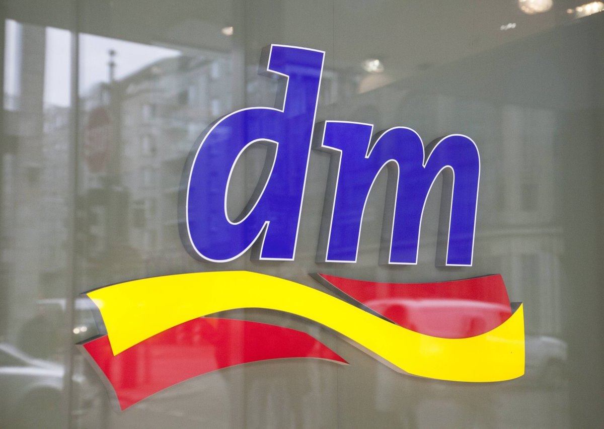dm stellt sich Kritik