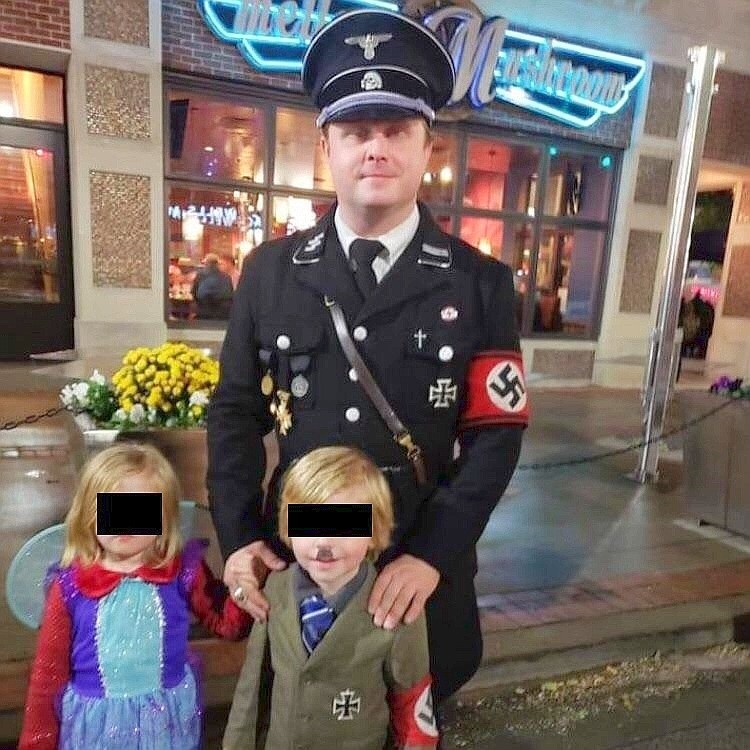 Halloween: US-Vater verkleidet Sohn als Hitler - DerWesten.de