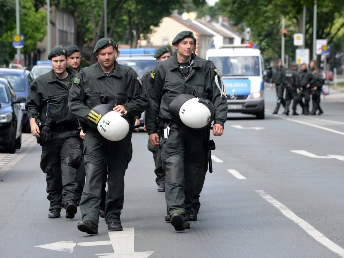 duisburg-hundertschaft.jpg