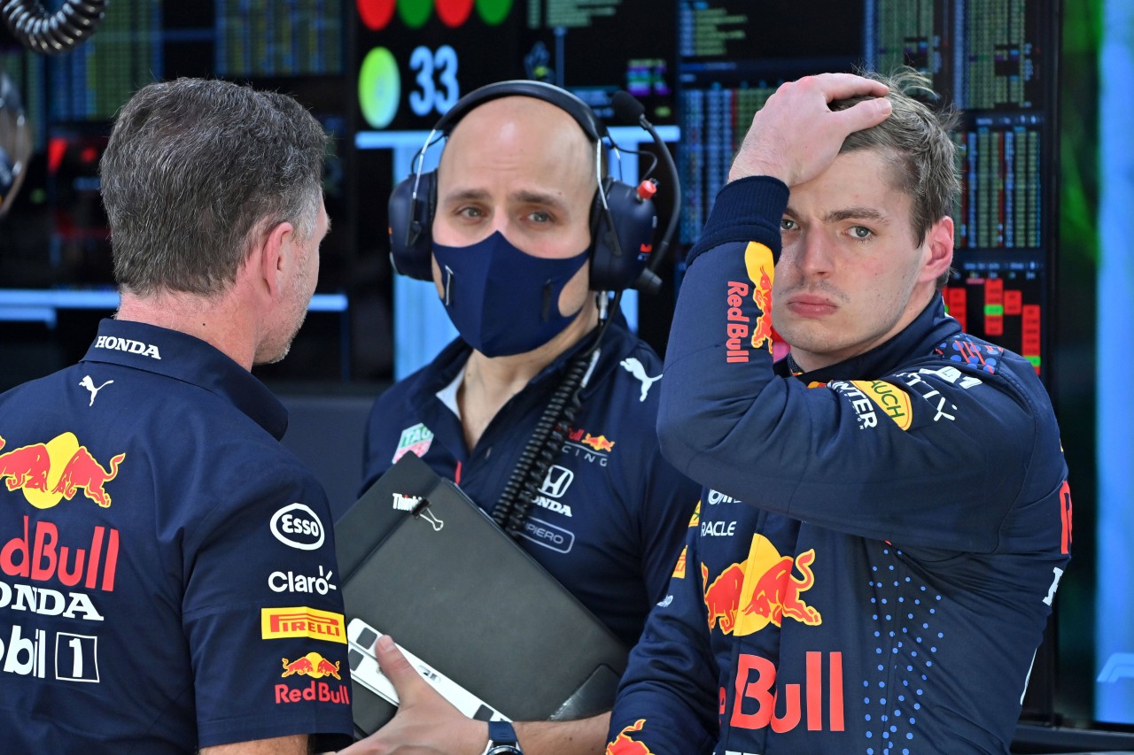 In der Formel 1 ist Max Verstappen einer Strafe so gerade noch mal entgangen.
