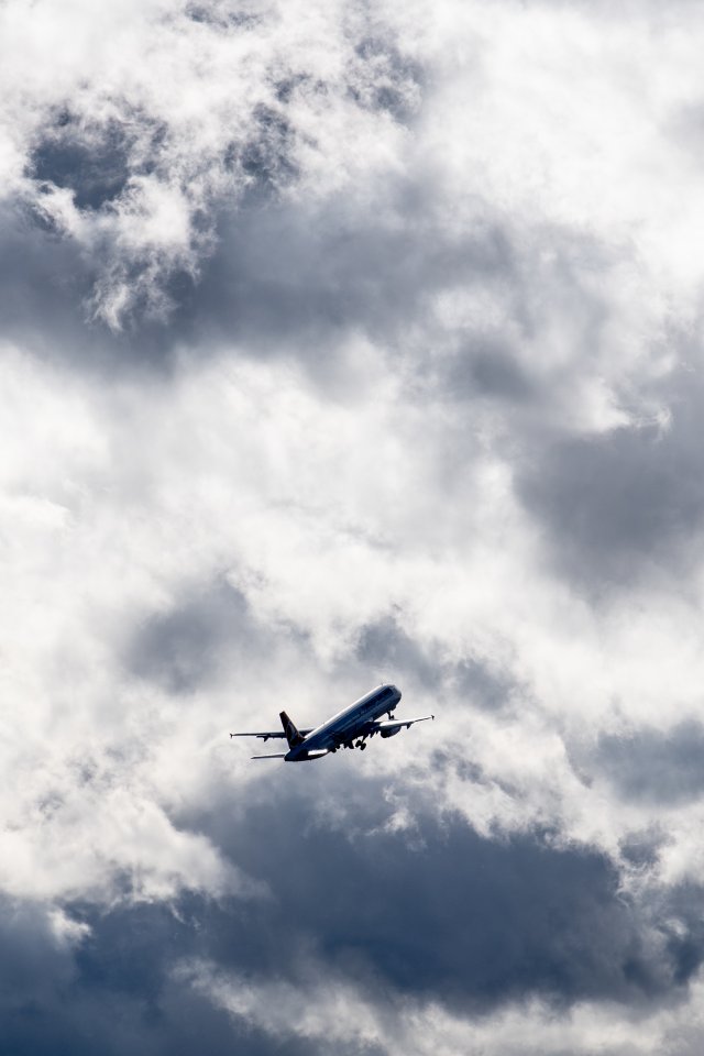 hamburg-flugzeug.jpg