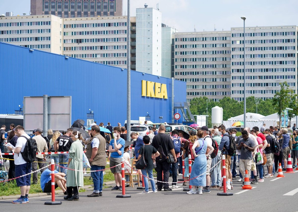 ikea menschen.jpg