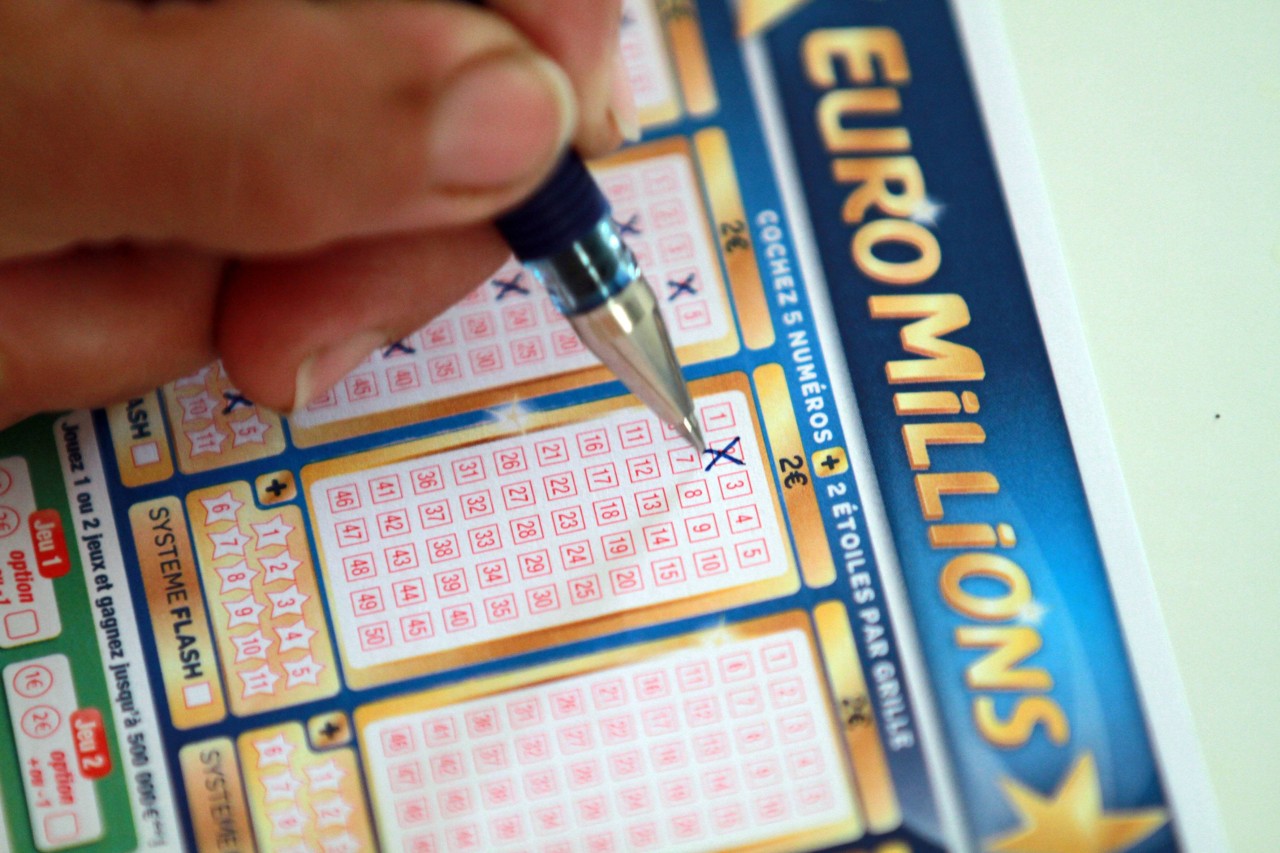 Eine junge Lotto-Gewinnerin blickt auf ihr Leben zurück uns zieht ein düsteres Fazit. Ihr brachte die Millionen kein Glück. (Symbolbild)