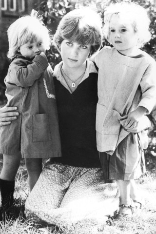1979 bis 1981: Diana arbeitet als Kindergärtnerin in London.