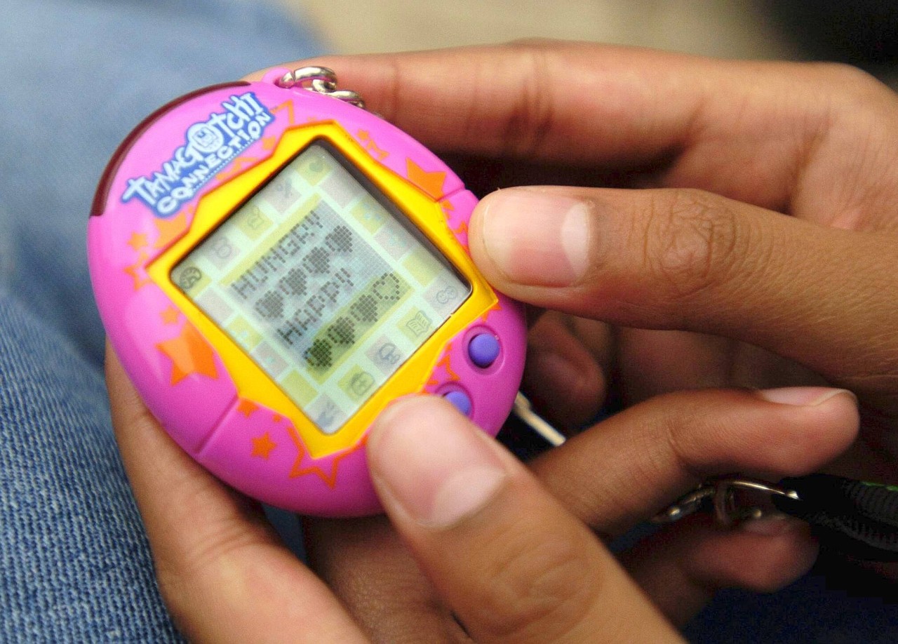 Ein hungriges Tamagotchi der früheren Generation.