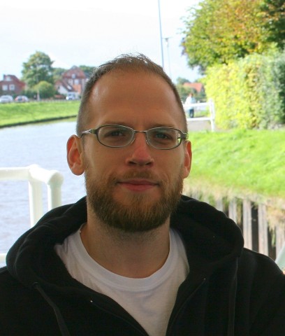 Jochen Krämer ist Mathe- und Physiklehrer in Bad Honnef. Einen Großteil seiner Unterrichtsmaterialien entwickelt er selbst – nebst skurriler Charaktere.