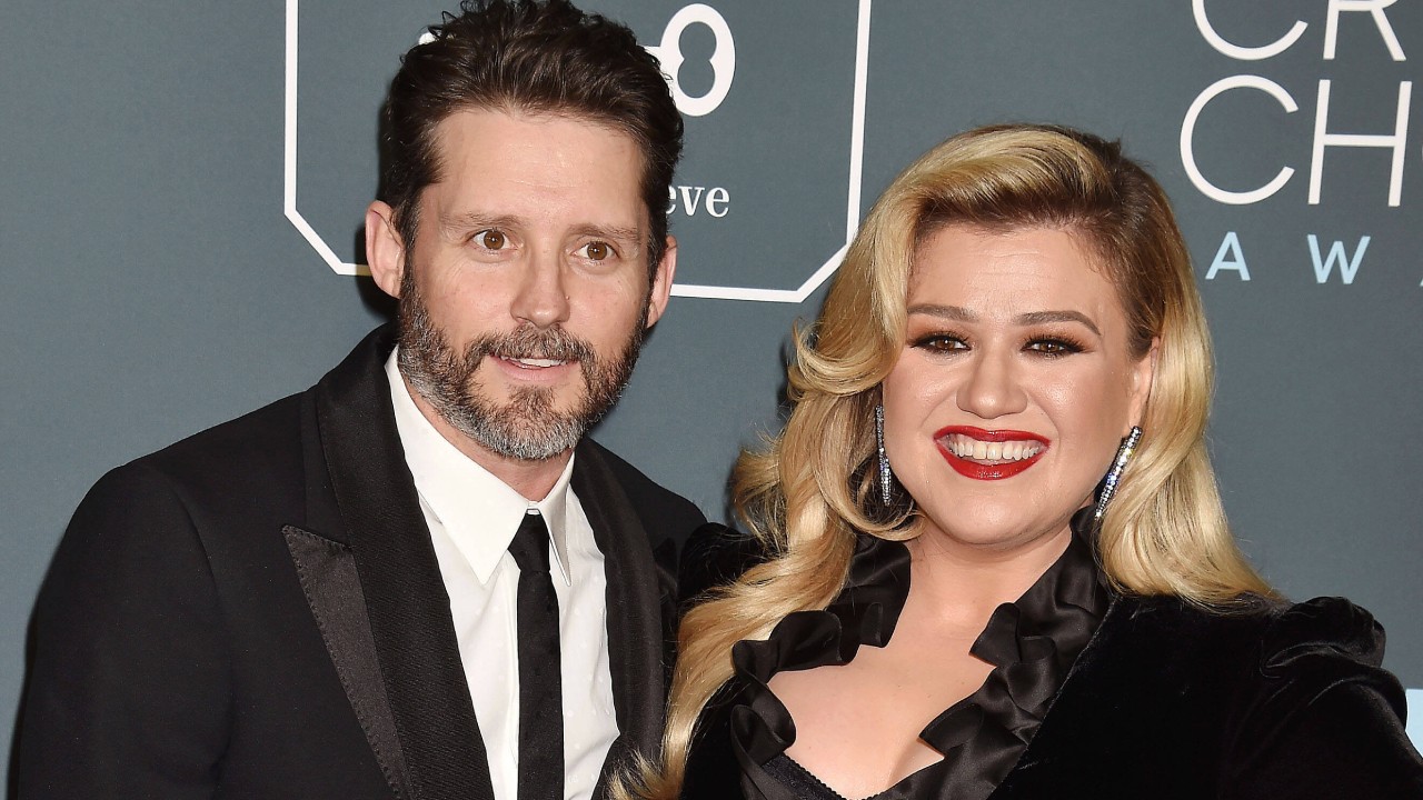 Von 2011 bis 2020 war Kelly Clarkson mit dem Talent-Scout Brandon Blackstock liiert.