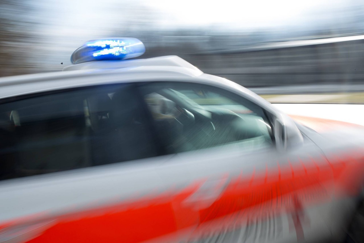 Unbekannte rasteten in einem Friseursalon auf der viehofer Straße in Essen aus, einer verletzte mehrere Menschen durch Pfefferspray. (Symbolbild)