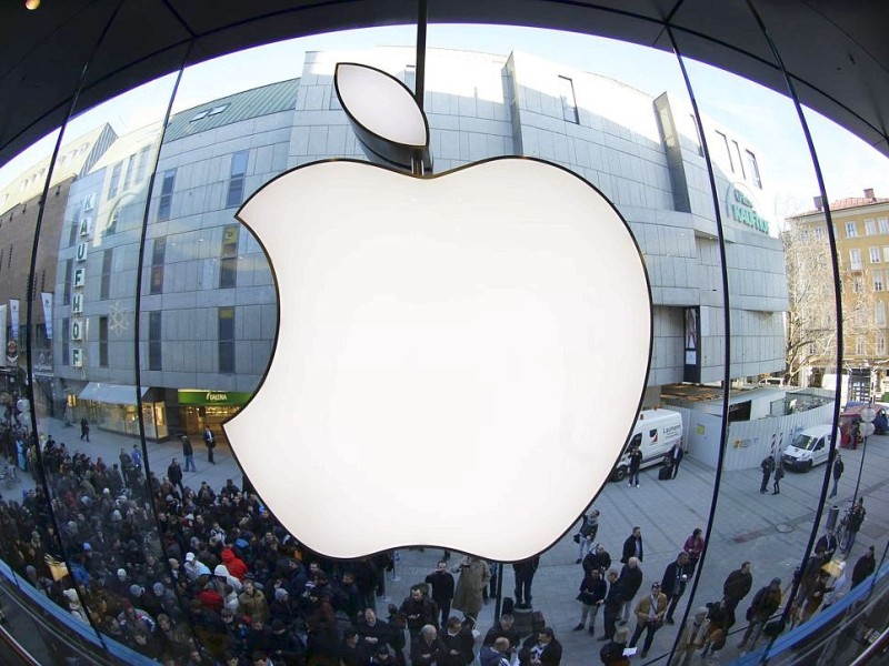 Apple bleibt die wertvollste Marke der Welt. Der US-Technologiekonzern hat seinen 2011 erreichten Spitzenplatz verteidigt. Laut dem Marktforschungsunternehmen Millward Brown hat Apple einen Markenwert von knapp 183 Milliarden Dollar.