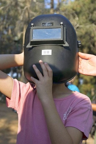 Improvisierter Sonnenschutz in Tel Aviv.