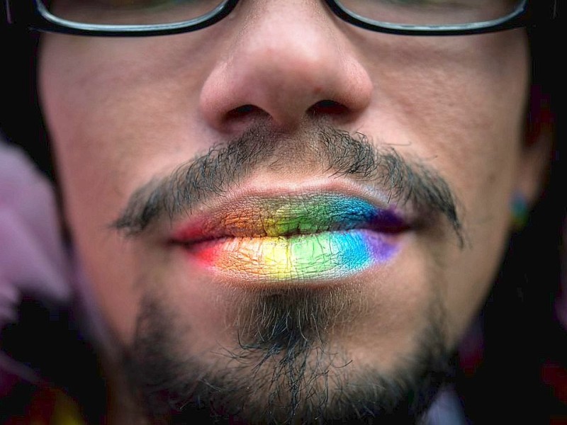 ... farbenfrohes Fest unter der Regenbogenfahne. Die jährliche Homosexuellenparade in São Paulo ...