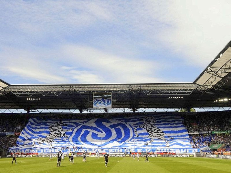 2. Fussball Bundesliga, MSV Duisburg : VfR Aalen in der Schauinsland-Reisen-Arena in Duisburg-Wedau, am Sonntag den 05.08.2012.Foto: Lars Fröhlich / WAZ FotoPool