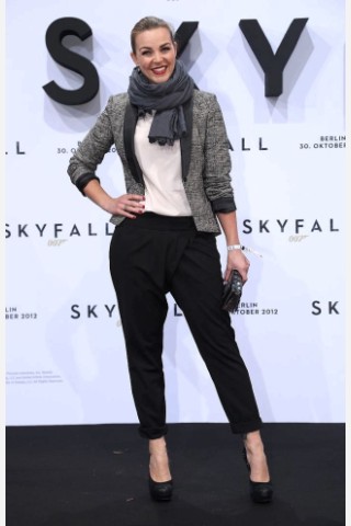 Annika Kipp bei der Skyfall-Deutschlandpremiere in Berlin, am Theater am Podsdamer Platz.