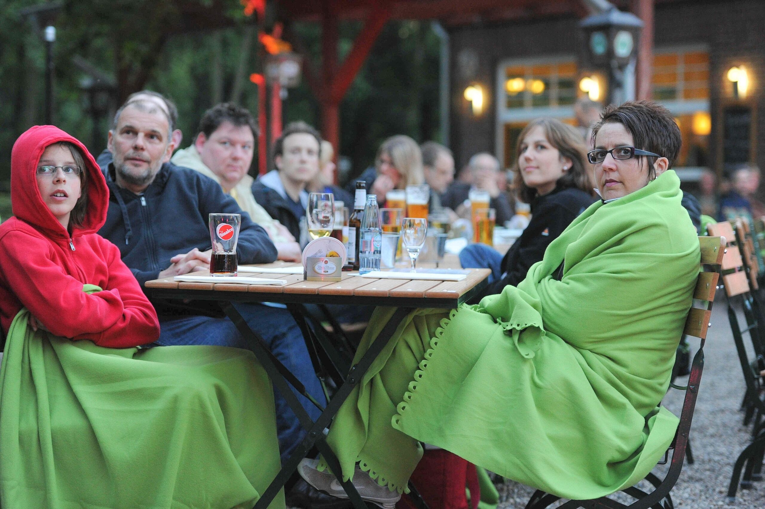 Am Samstag, 14.05.2011 gab es in der Gastwirtschaft Samanns Hof ein Public Viewing. Rudelgucken beim ESC Song Contest in Düsseldorf. Lena schaffte nur den zehnten Platz.Foto: Markus Joosten / WAZ FotoPool.