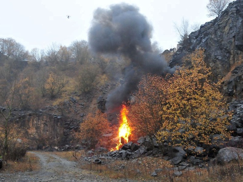 Alarm für Cobra 11 dreht in Balve im Steinbruch Beckum. Explosion, Stunt, Filmdreh Firma Action-Concept.Foto: Stefan Scherer