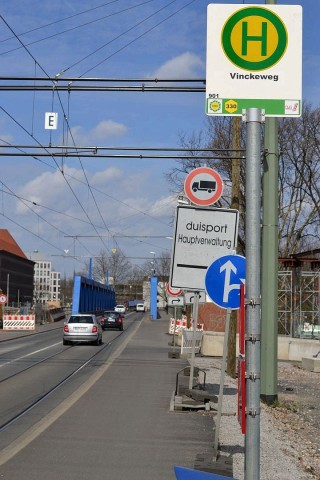 Wer an der Haltestelle Vinckeweg aussteigt, kommt dann auch schon direkt ...