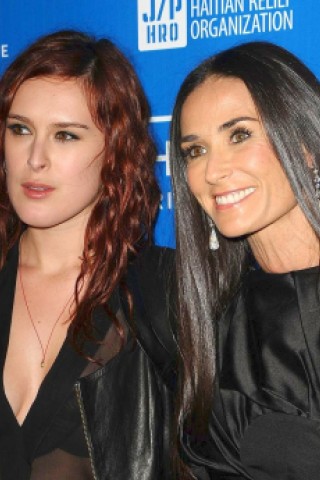 Rumer Willis (l.), die älteste Tochter von US-Schauspielerin Demi Moore und Bruce Willis, stand für den Film Now and Then bereits gemeinsam mit ihrer Mutter vor der Kamera.