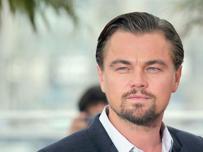 Das Festival wird mit dem Film Der große Gatsby eröffnet, einer Neuverfilmung des Klassikers von F. Scott Fitzgerald. Der Australier Baz Luhrmann setzt den Film bildgewaltig in Szene, gezeigt wird er in 3D. Schauspieler Leonardo DiCaprio spielt die Hauptrolle in dem Film, hier ist er bei der Eröffnung der Filmfestspiele.