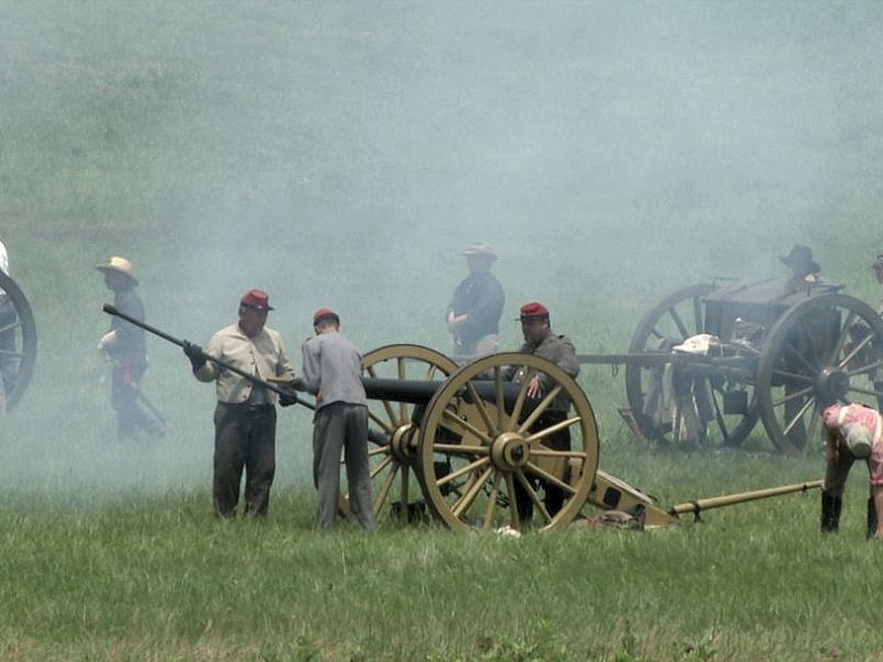 Amerikaner spielen zum 150. Jahrestag die entscheidende Schlacht des amerikanischen Bürgerkrieges in Gettysburg nach.