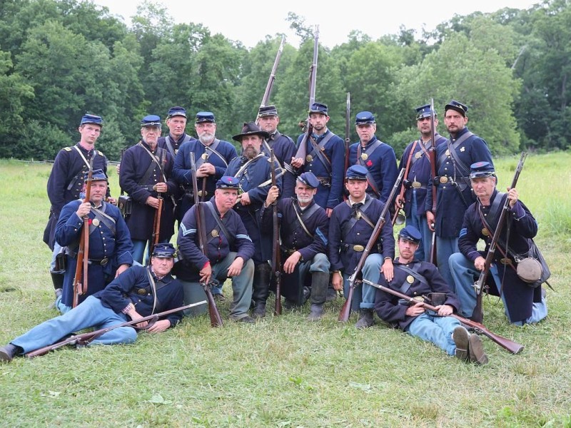 Amerikaner spielen zum 150. Jahrestag die entscheidende Schlacht des amerikanischen Bürgerkrieges in Gettysburg nach.