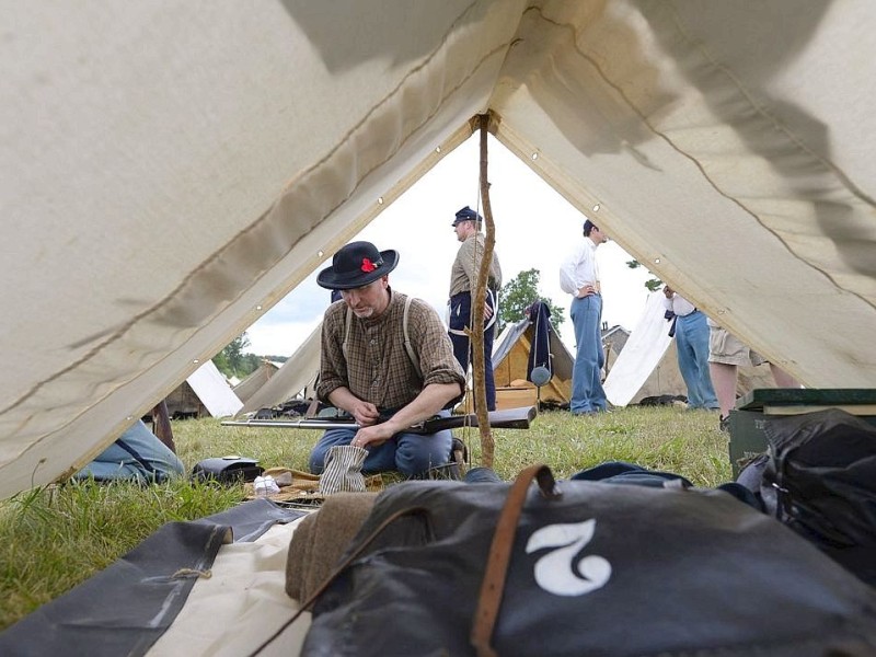 Amerikaner spielen zum 150. Jahrestag die entscheidende Schlacht des amerikanischen Bürgerkrieges in Gettysburg nach.