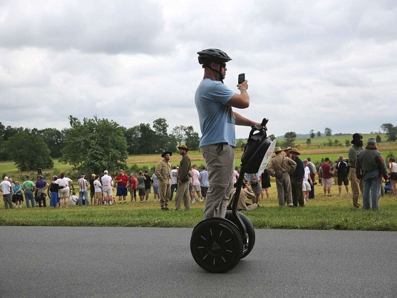 Amerikaner spielen zum 150. Jahrestag die entscheidende Schlacht des amerikanischen Bürgerkrieges in Gettysburg nach.