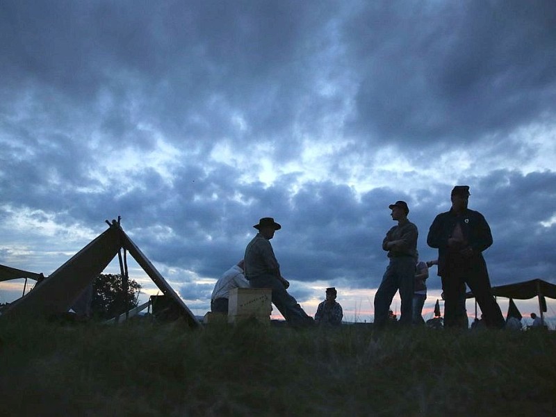 Amerikaner spielen zum 150. Jahrestag die entscheidende Schlacht des amerikanischen Bürgerkrieges in Gettysburg nach.