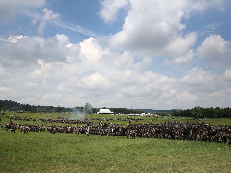 Amerikaner spielen zum 150. Jahrestag die entscheidende Schlacht des amerikanischen Bürgerkrieges in Gettysburg nach.