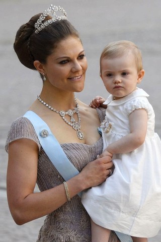 Hier bei der Hochzeit von Victorias Schwester Prinzessin Madeleine im Juni 2013.