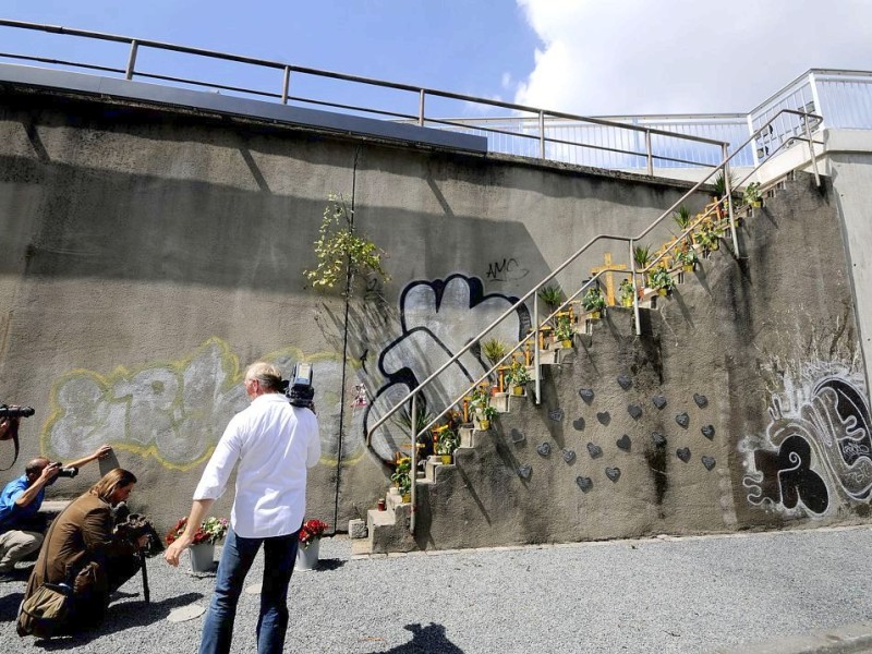 In die Begleitung zum Jahrestag sind 23 Mitarbeitende der Notfallseelsorge eingebunden, darunter fünf Dolmetscher.