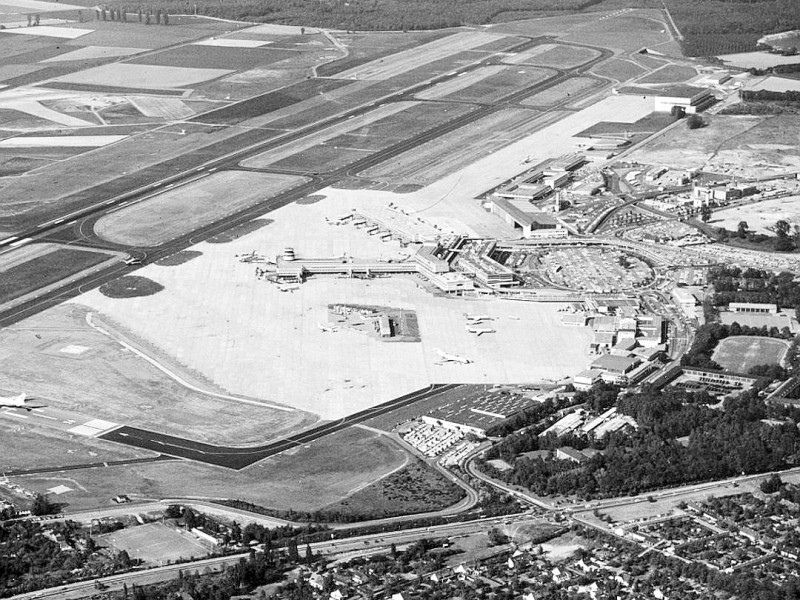 Der Düsseldorfer Flughafen im Jahr 1977.