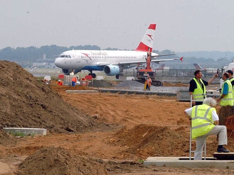 Die Rollbahn Mike ist das Herzstück des Rollbahnsystems am Düsseldorfer Flughafen.