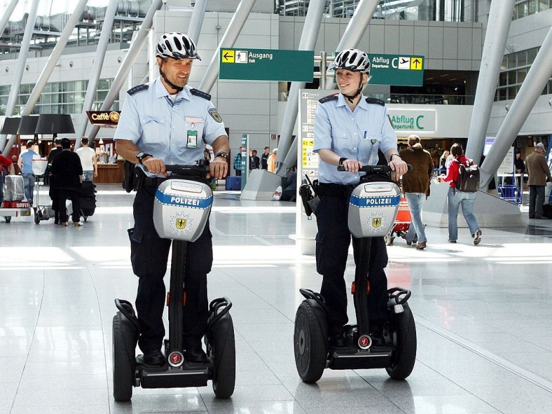 Die wendigen Segways sind hier genau das Richtige.