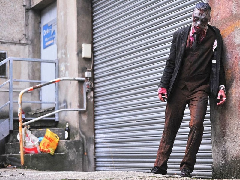 Der Zombiewalk zu Halloween in Essen.