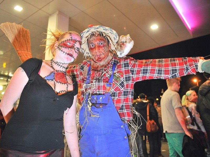 Der Zombiewalk zu Halloween in Essen.