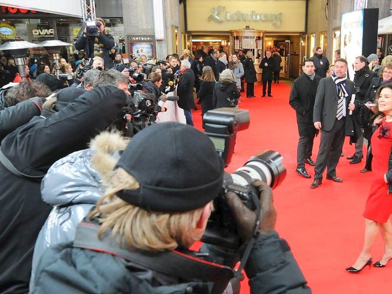 Hannelore Elsner posiert bei der Weltpremiere von Jesus liebt mich.