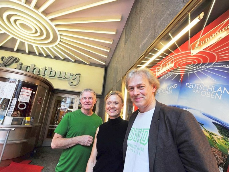 Der Film Deutschland von oben des Regieteams Freddie Röckenhaus und Petra Höfer feiert im Juni 2012 in der Essener Lichtburg seine Premiere mit Live - Orchesterbegleitung.