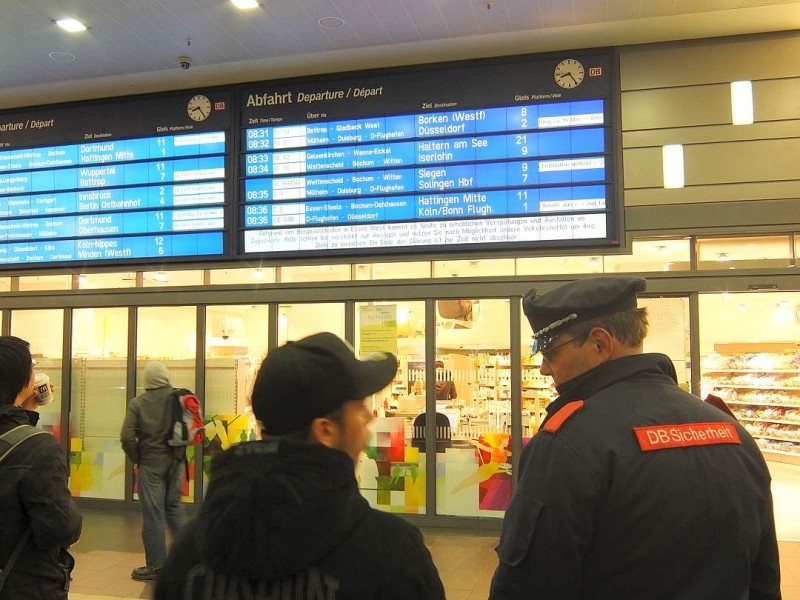 Bahnreisende müssen mit massiven Verspätungen und Zugausfällen rechnen.