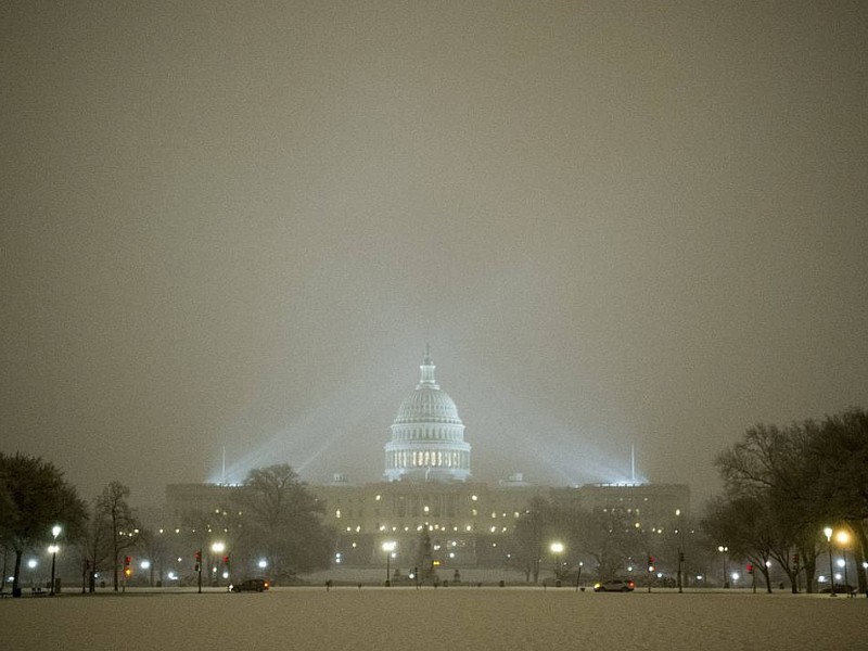 Die kälteste Luft seit zwei Jahrzehnten weht über Nordamerika. Selbst der Nationale Wetterdienst spricht von unglaublichen Temperaturen. Die Amerikaner packen sich warm ein - oder bleiben gleich zu Hause.