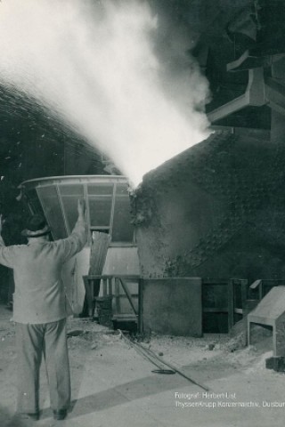 Licht über Hamborn zeigt eindrucksvolle Aufnahmen der August Thyssen-Hütte im Wiederaufbau der 50er-Jahre.