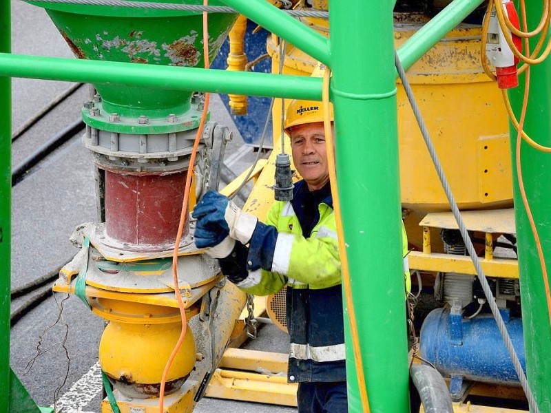 Blick in Richtung Bochum, Arbeiten am Betonsilo.Foto: Kerstin Kokoska