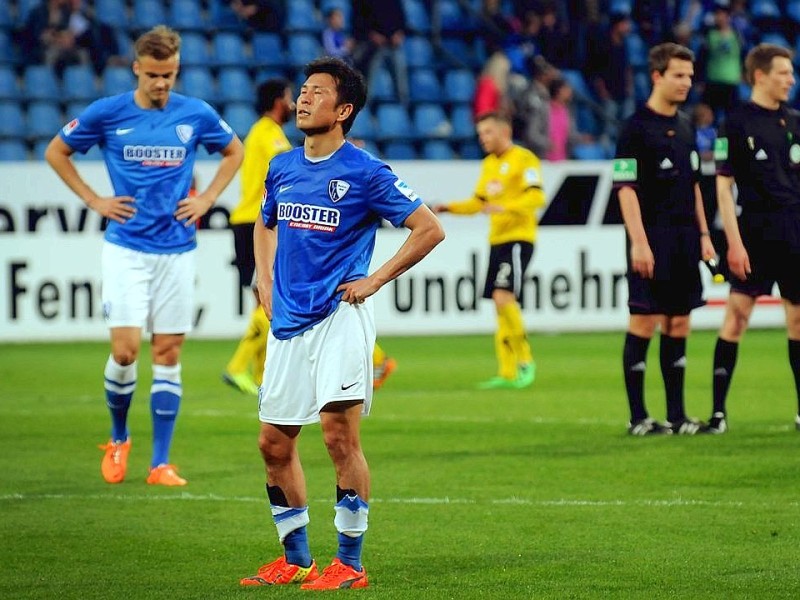 Der VfL Bochum verliert sein Heimspiel gegen Arminia Bielefeld mit 1:4. Die Impressionen aus dem Rewirpower-Stadion.