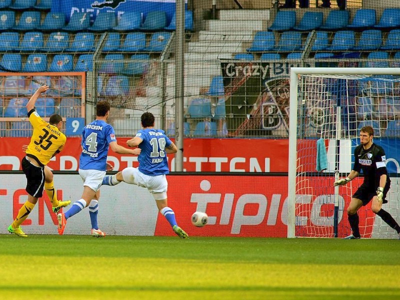 Der VfL Bochum verliert sein Heimspiel gegen Arminia Bielefeld mit 1:4. Die Impressionen aus dem Rewirpower-Stadion.