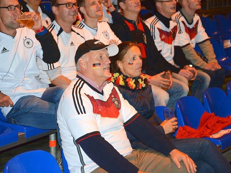 Public Viewing in der Balver Höhle.