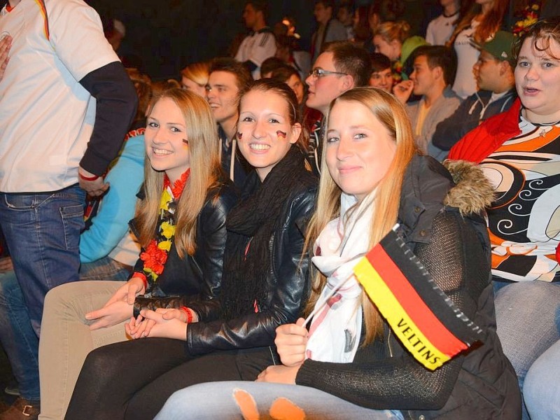 Public Viewing in der Balver Höhle.