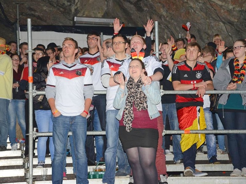 Public Viewing in der Balver Höhle.