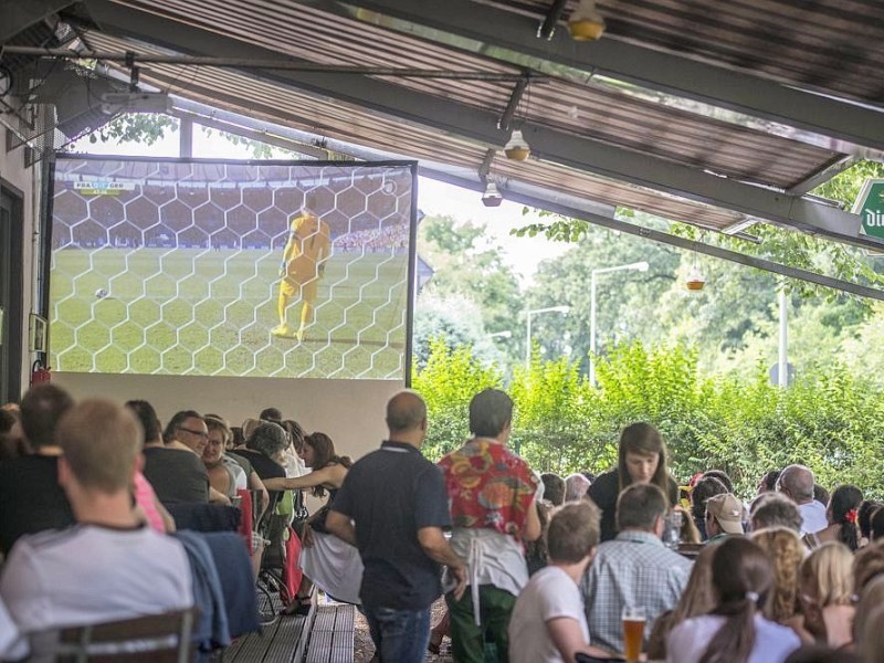 Public Viewing im Café Steinbruch.